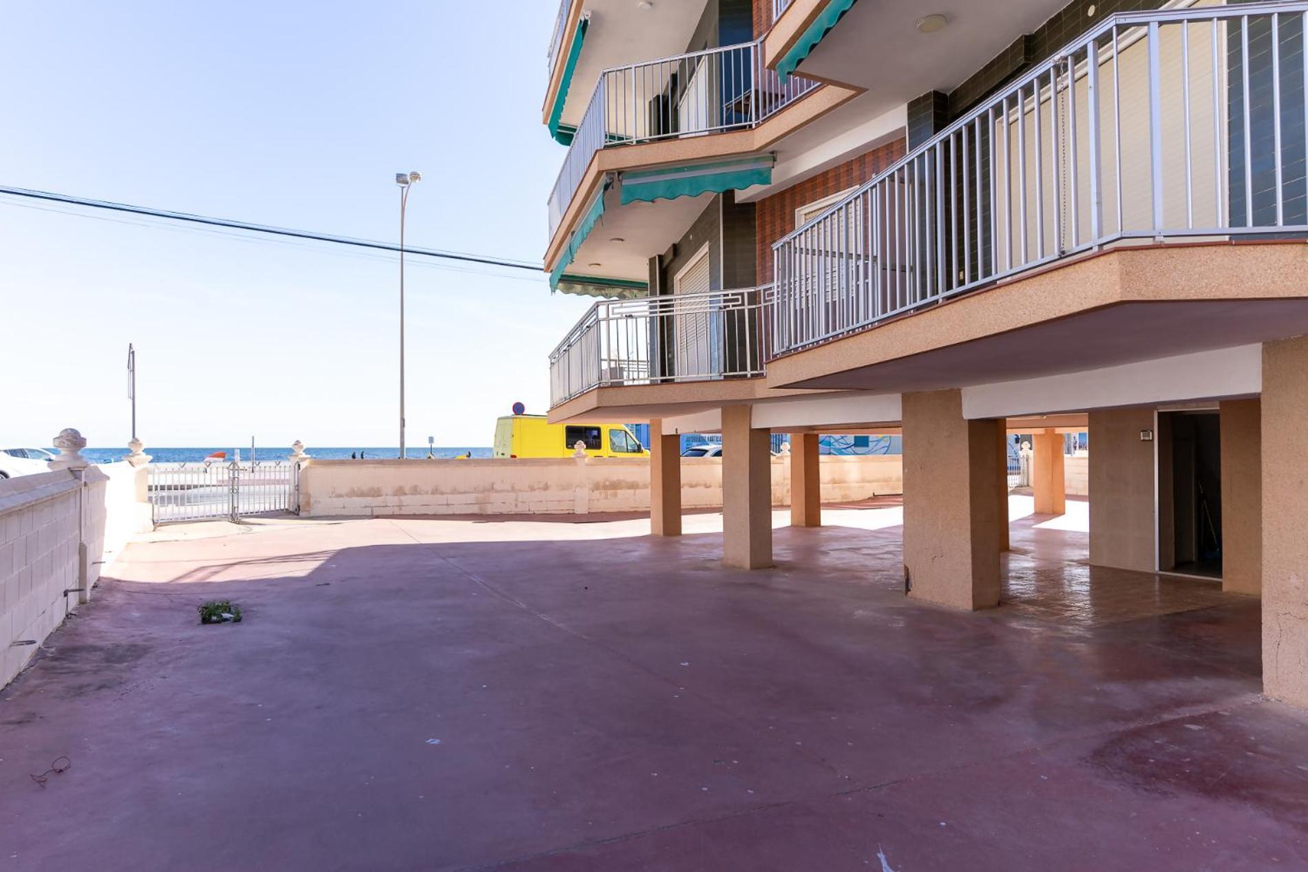 Rentafive Primera Linea Terraza Reformado Apartment